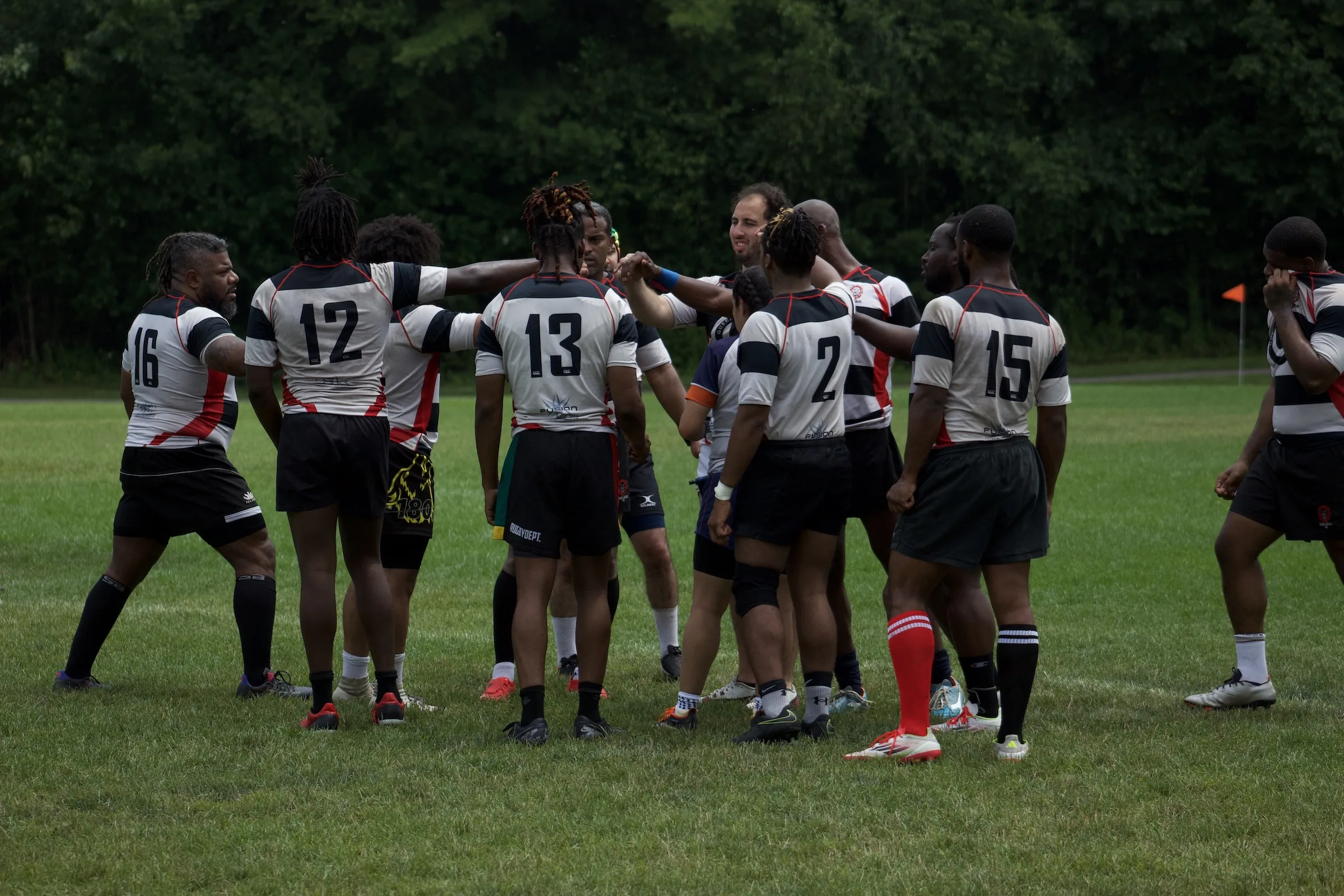 Team huddle before a Saratoga 7s match